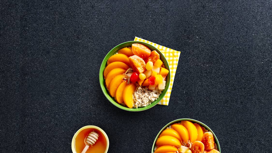 Oat bowl with fruits